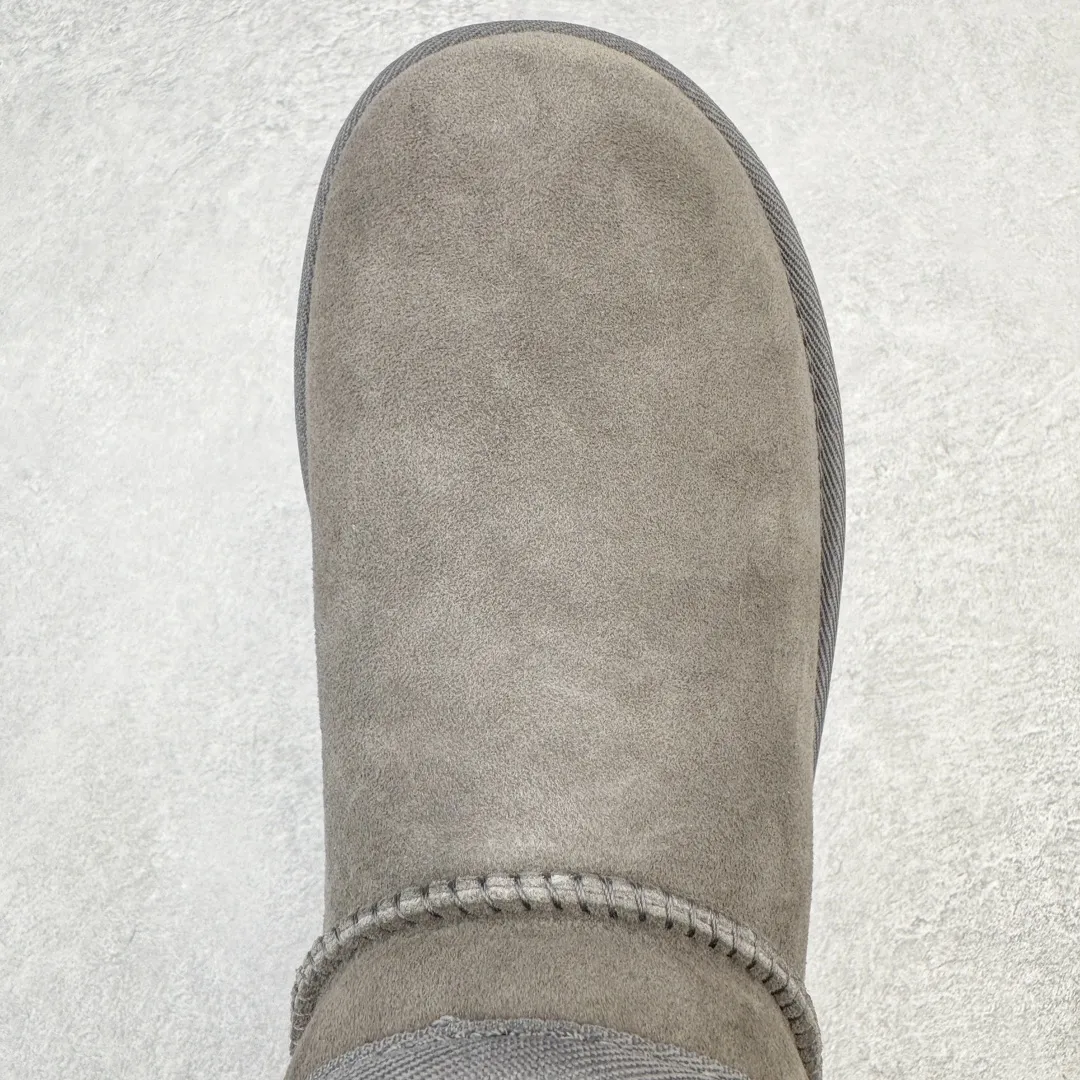 Pick up locally 💰520 UGG 6109 Zhou Dongyu Mini short boots, autumn and winter sheep fur integrated snow boots. All shoes are made from the same factory as ZP. Longfeng A-grade Australian imported sheep fur integrated men's and women's boots. Brand OEM production line. Fully follow the ZP process. OEM original pattern maker. Adhering to the principle of no original shoes and no development selection. Pay attention to every detail. The most authentic version on the market. TREADLITE "light wing" technology outsole. Lightweight/durable/flexible/pile type 35 36 37 38 39 40 41 42 43 44 45 Coding: by2936060